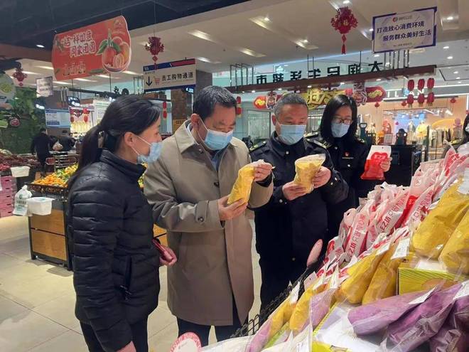 平邑縣市場監(jiān)管局開展元宵節(jié)食品安全專項檢查，保障預包裝與散裝食品雙安全